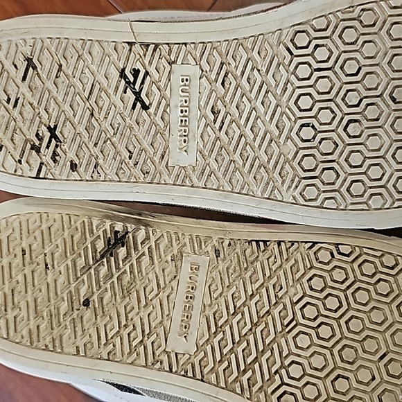 Burberry Women's White Leather Slip On Sz 37 1/2 or Size 7 - Picture 8 of 13